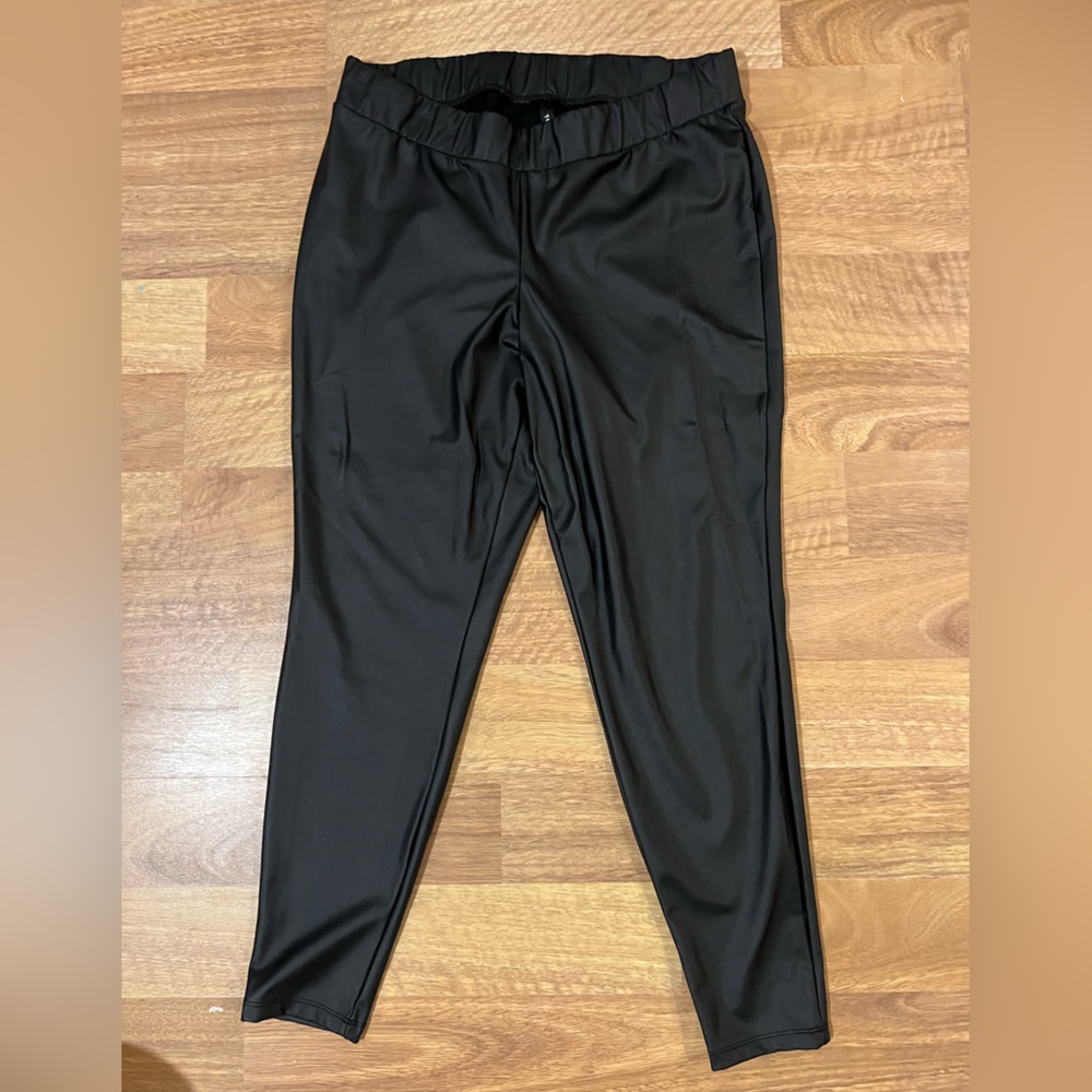 Leather-like leggings